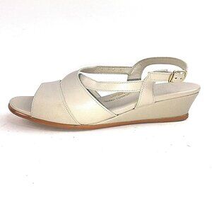 SAS Tri-Pad Comfort Womens Cream Colored SlingBack Wedge Heel Sandals Sz 9 W EUC